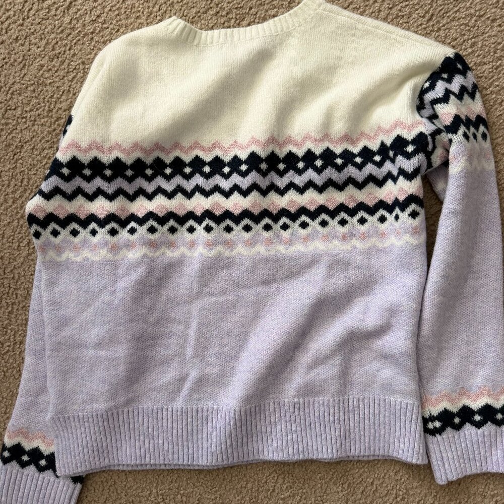 Soft purple and white sweater with cute designs - Picture 3 of 3